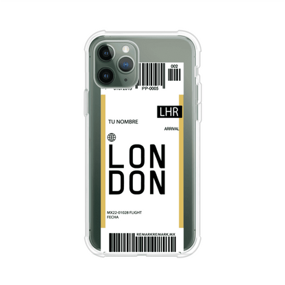 Funda personalizada estilo pase de abordar con diseño de Londres y código LHR, personalizable con nombre y datos de vuelo; producto de Remark MX para iPhone
