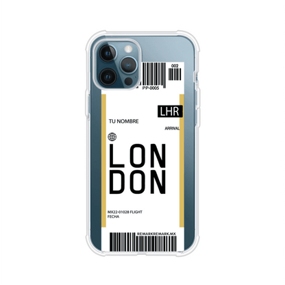 Funda personalizada estilo pase de abordar con diseño de Londres y código LHR, personalizable con nombre y datos de vuelo; producto de Remark MX para iPhone