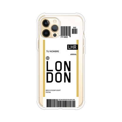 Funda personalizada estilo pase de abordar con diseño de Londres y código LHR, personalizable con nombre y datos de vuelo; producto de Remark MX para iPhone