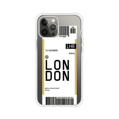 Funda personalizada estilo pase de abordar con diseño de Londres y código LHR, personalizable con nombre y datos de vuelo; producto de Remark MX para iPhone