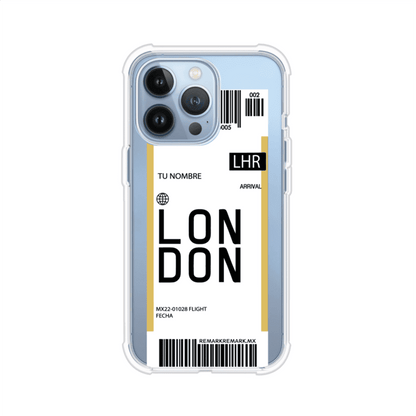 Funda personalizada estilo pase de abordar con diseño de Londres y código LHR, personalizable con nombre y datos de vuelo; producto de Remark MX para iPhone