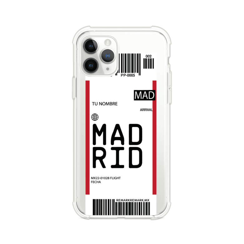Funda personalizada estilo pase de abordar con diseño de Madrid y código MAD, personalizable con nombre y datos de vuelo; producto de Remark MX para iPhone