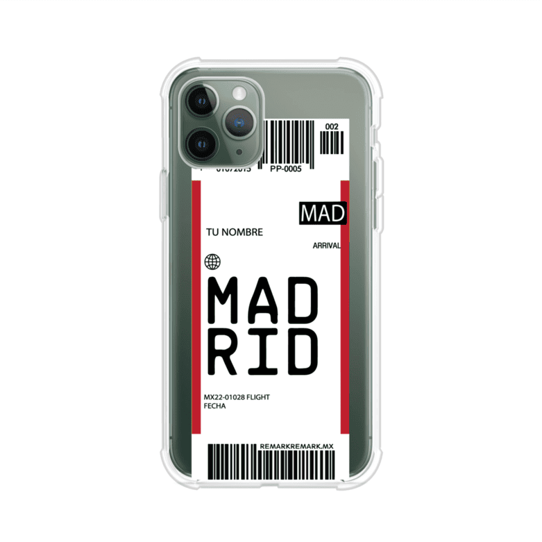 Funda personalizada estilo pase de abordar con diseño de Madrid y código MAD, personalizable con nombre y datos de vuelo; producto de Remark MX para iPhone