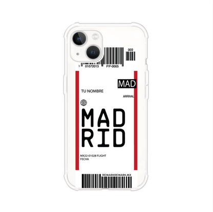 Funda personalizada estilo pase de abordar con diseño de Madrid y código MAD, personalizable con nombre y datos de vuelo; producto de Remark MX para iPhone