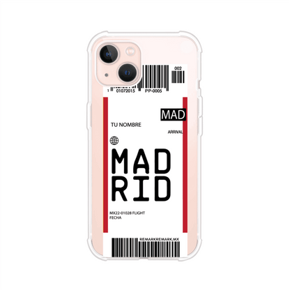 Funda personalizada estilo pase de abordar con diseño de Madrid y código MAD, personalizable con nombre y datos de vuelo; producto de Remark MX para iPhone