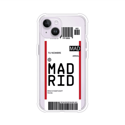Funda personalizada estilo pase de abordar con diseño de Madrid y código MAD, personalizable con nombre y datos de vuelo; producto de Remark MX para iPhone