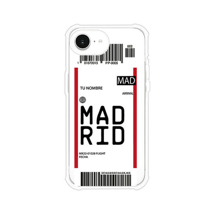 Funda personalizada estilo pase de abordar con diseño de Madrid y código MAD, personalizable con nombre y datos de vuelo; producto de Remark MX para iPhone