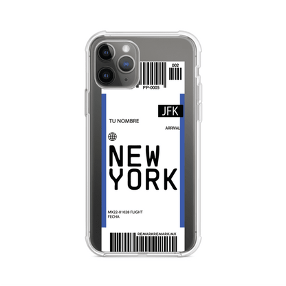 Funda personalizada estilo pase de abordar con diseño de Nueva York y código JFK, personalizable con nombre y datos de vuelo; producto de Remark MX para iPhone