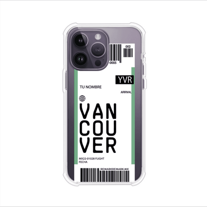 Funda personalizada estilo pase de abordar con diseño de Vancouver y código YVR, personalizable con nombre y datos de vuelo; producto de Remark MX para iPhone