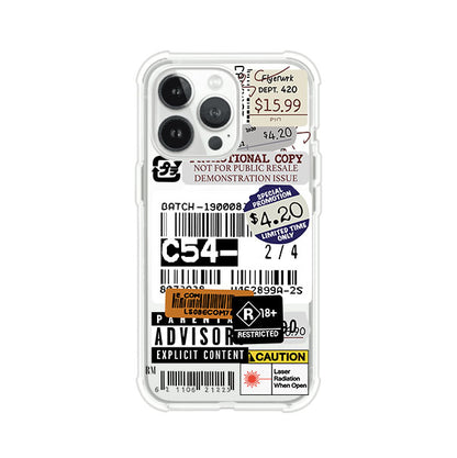 Funda para iPhone con diseño urbano tipo collage de tickets, códigos de barras y etiquetas de advertencia. Ideal para quienes buscan un estilo alternativo y original. Diseño exclusivo de Remark MX