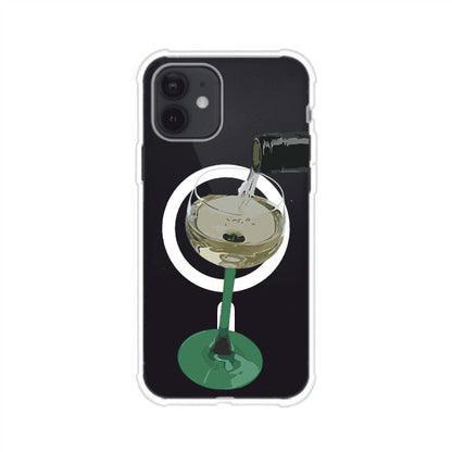 Funda personalizada para iPhone con ilustración de un dirty martini siendo servido en una copa. Diseño elegante y moderno para amantes de los cócteles. Producto de Remark MX