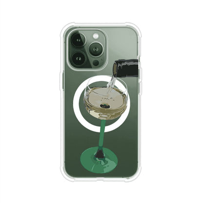Funda personalizada para iPhone con ilustración de un dirty martini siendo servido en una copa. Diseño elegante y moderno para amantes de los cócteles. Producto de Remark MX