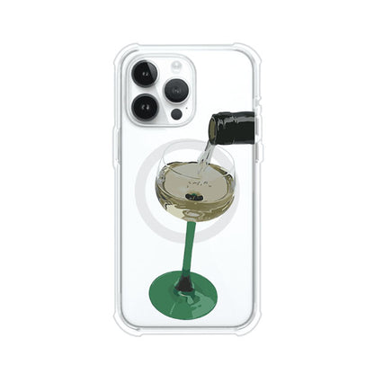 Funda personalizada para iPhone con ilustración de un dirty martini siendo servido en una copa. Diseño elegante y moderno para amantes de los cócteles. Producto de Remark MX