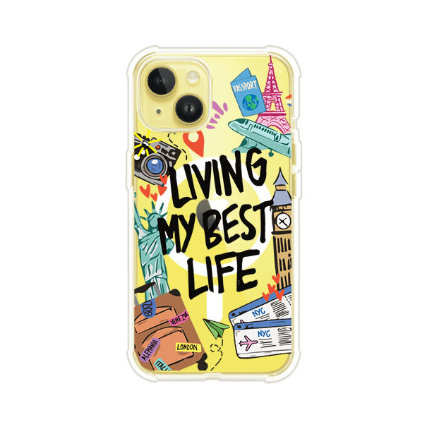 Funda personalizada para iPhone con frase 'Living My Best Life' y diseño de elementos viajeros como maletas, torre Eiffel, Big Ben y boletos de avión; producto de Remark MX