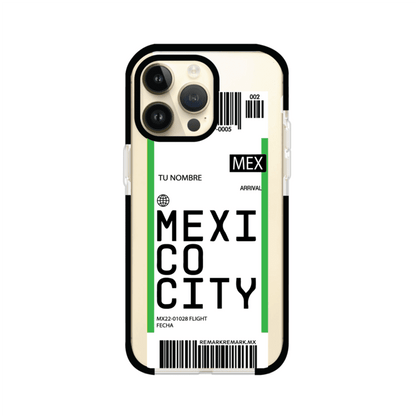 Funda personalizada estilo pase de abordar con diseño de Mexico y código MEX, personalizable con nombre y datos de vuelo; producto de Remark MX para iPhone