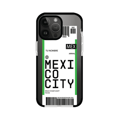 Funda personalizada estilo pase de abordar con diseño de Mexico y código MEX, personalizable con nombre y datos de vuelo; producto de Remark MX para iPhone