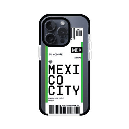 Funda personalizada estilo pase de abordar con diseño de Mexico y código MEX, personalizable con nombre y datos de vuelo; producto de Remark MX para iPhone