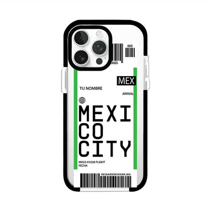 Funda personalizada estilo pase de abordar con diseño de Mexico y código MEX, personalizable con nombre y datos de vuelo; producto de Remark MX para iPhone