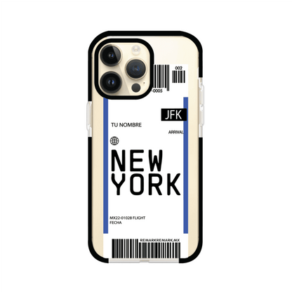 Funda personalizada estilo pase de abordar con diseño de Nueva York y código JFK, personalizable con nombre y datos de vuelo; producto de Remark MX para iPhone