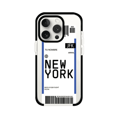 Funda personalizada estilo pase de abordar con diseño de Nueva York y código JFK, personalizable con nombre y datos de vuelo; producto de Remark MX para iPhone