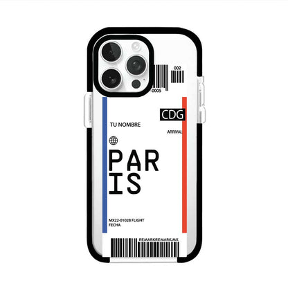 Funda personalizada estilo pase de abordar con diseño de París y código CDG, personalizable con nombre y datos de vuelo; producto de Remark MX para iPhone