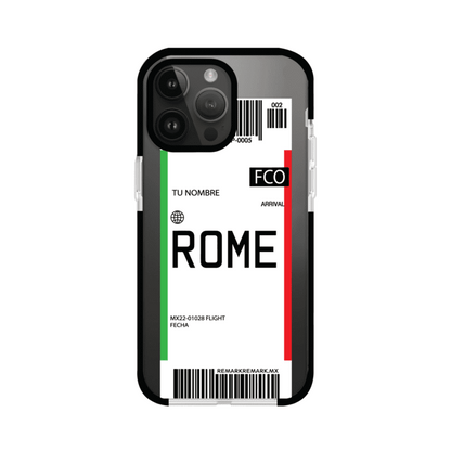 Funda personalizada estilo pase de abordar con diseño de Roma y código FCO, personalizable con nombre y datos de vuelo; producto de Remark MX para iPhone