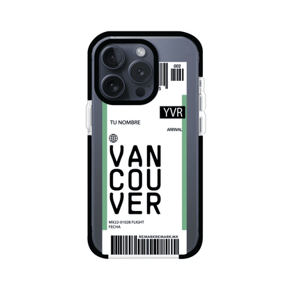 Funda personalizada estilo pase de abordar con diseño de Vancouver y código YVR, personalizable con nombre y datos de vuelo; producto de Remark MX para iPhone
