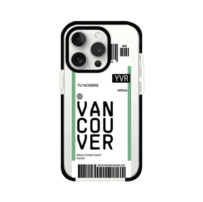 Funda personalizada estilo pase de abordar con diseño de Vancouver y código YVR, personalizable con nombre y datos de vuelo; producto de Remark MX para iPhone
