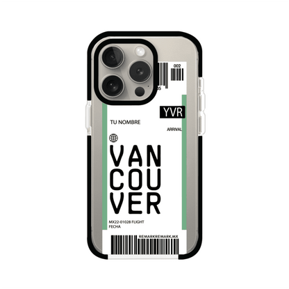 Funda personalizada estilo pase de abordar con diseño de Vancouver y código YVR, personalizable con nombre y datos de vuelo; producto de Remark MX para iPhone