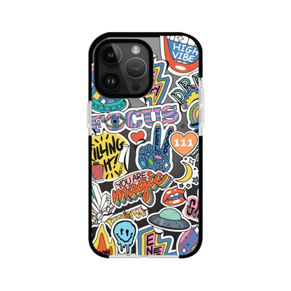 Funda para iPhone con diseño de stickers coloridos con frases motivacionales y energías positivas – Remark Mx