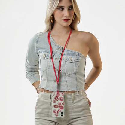 Correa crossbody roja para celular, ajustable y con clips metálicos con modelo, compatible con fundas de Remark MX